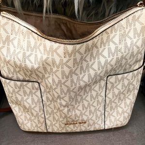 Michael Kors Anita Large Convertible Shoulder bad